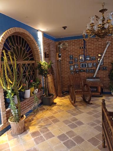 عکس سفره خانه عالیجناب