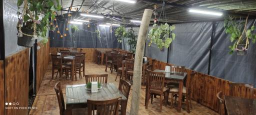 عکس باغچه رستوران هرمان