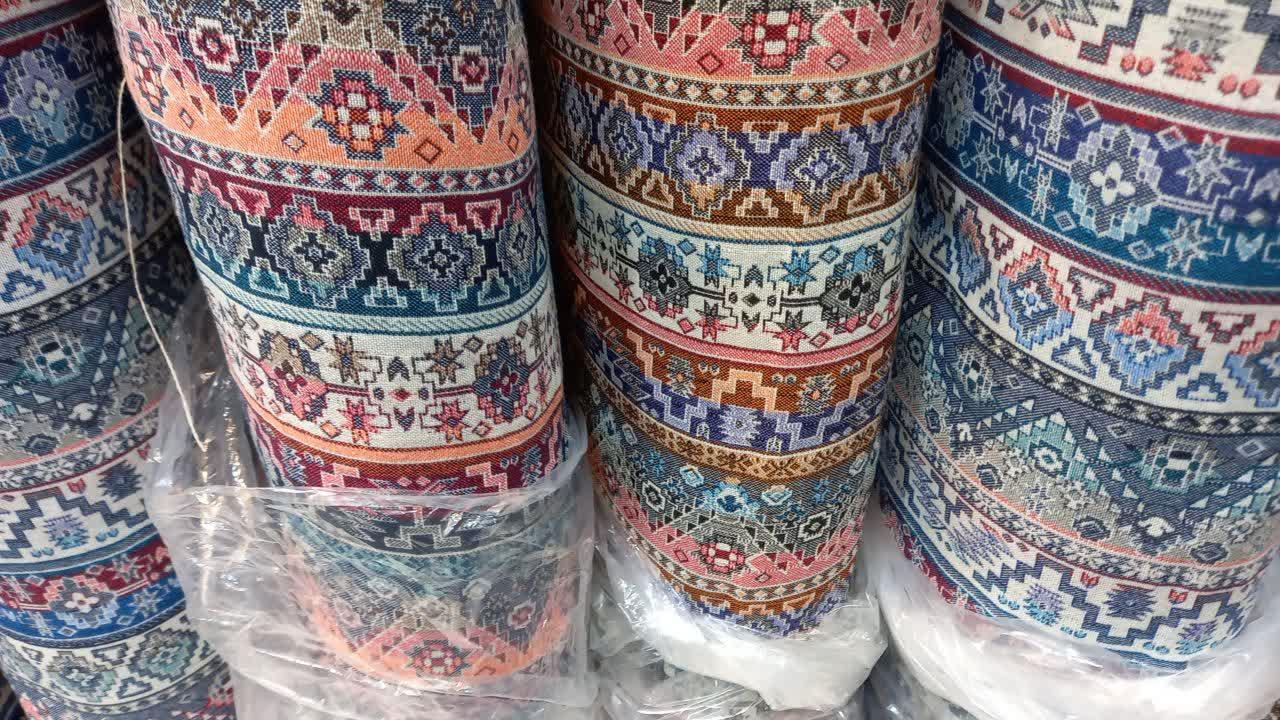 عکس پارچه فروشی جاجیم گل فشانی