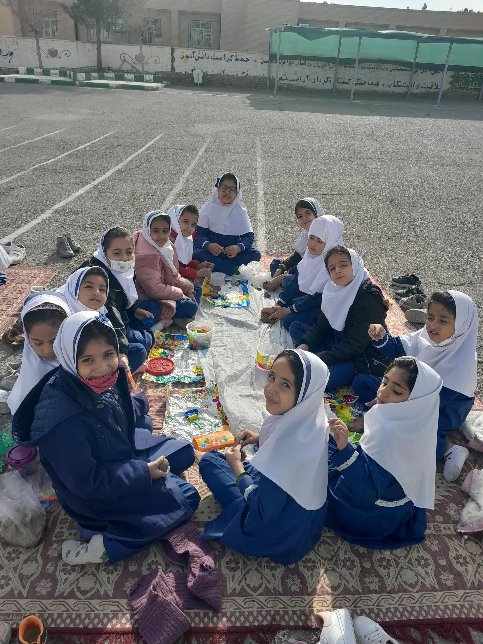 عکس دبستان غیردولتی بانو رقیه