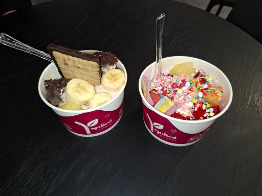 ماست بستنی یوگولند