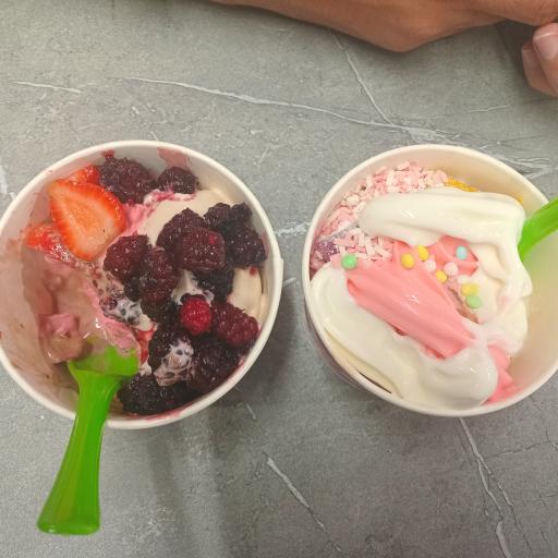 عکس ماست بستنی یوگولند