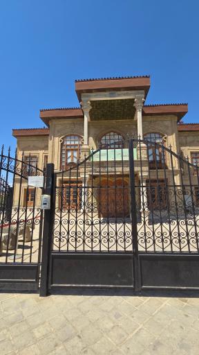 عکس موزه باستان شناسی و مردان نمکی