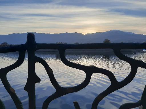 عکس دریاچه مصنوعی فدک