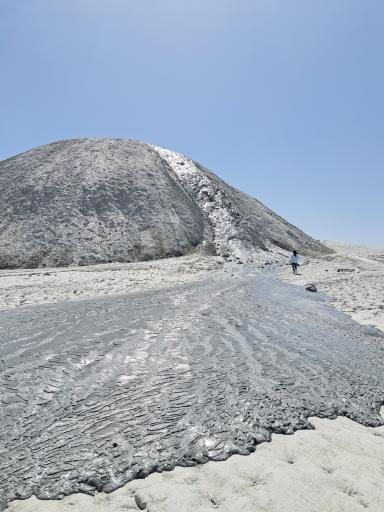 عکس کوه گل فشان تنگ