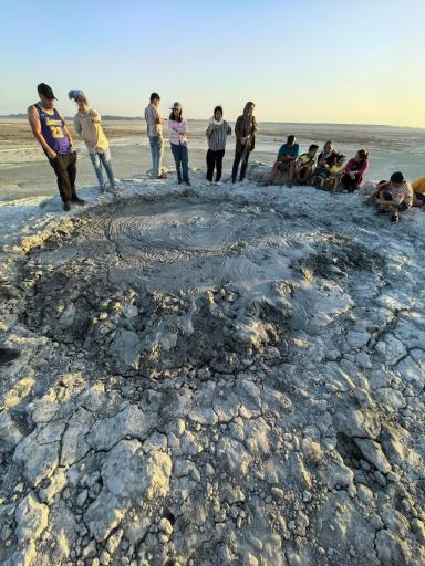 عکس کوه گل فشان تنگ