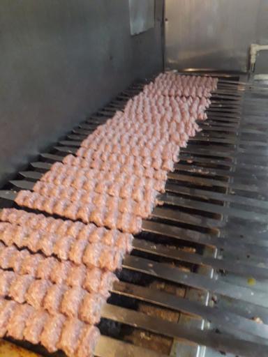 عکس چلوکبابی بزرگمهر