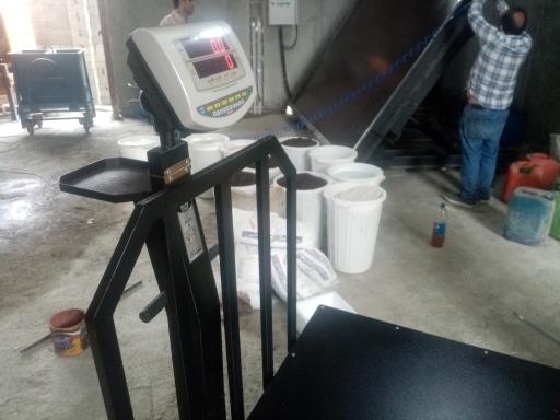 عکس ترازو و باسکول بنی هاشمی