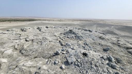 عکس کوه گل فشان تنگ
