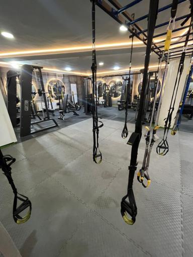 عکس باشگاه بدنسازی نووا