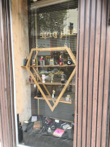 عکس عطر وحید