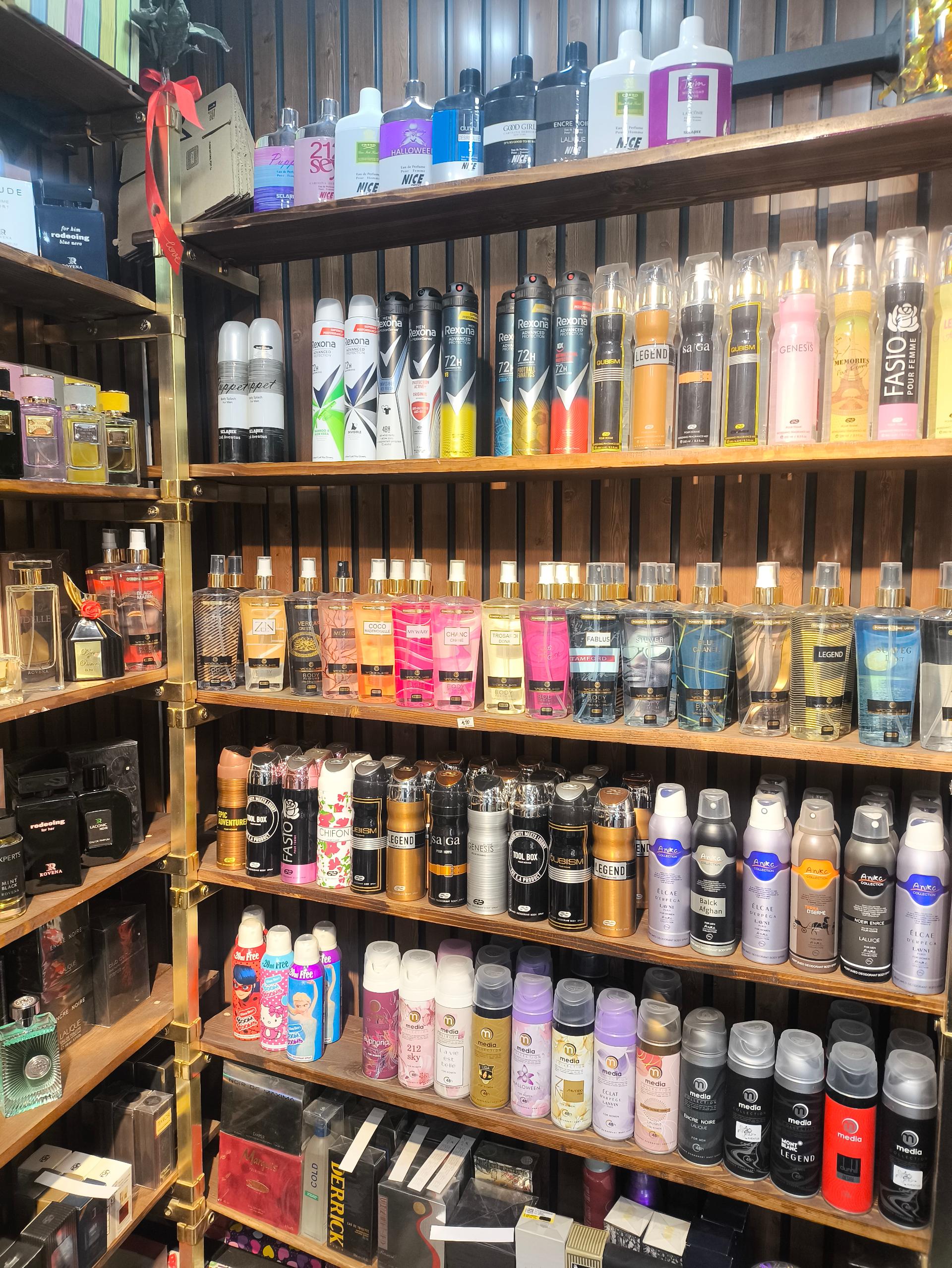 عکس عطر وحید