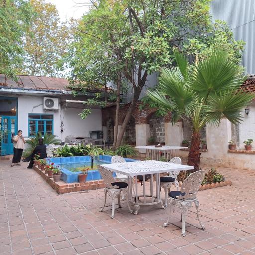 عکس رستوران ماهی سفید