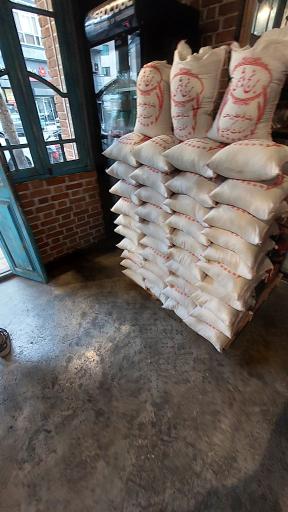 عکس رستوران ماهی سفید