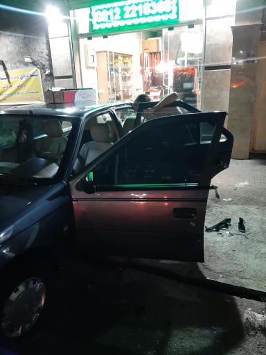 عکس شیشه اتومبیل دودی