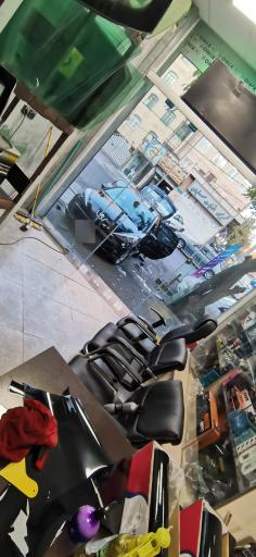 عکس شیشه اتومبیل دودی نایت گلس