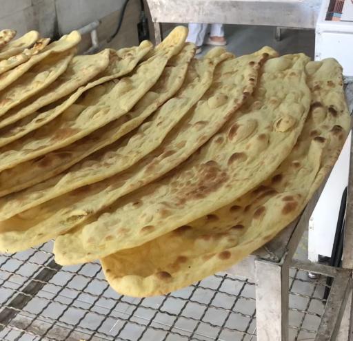 عکس نان محلی مشهدی رزاق