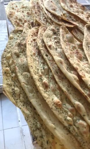 عکس نان محلی مشهدی رزاق