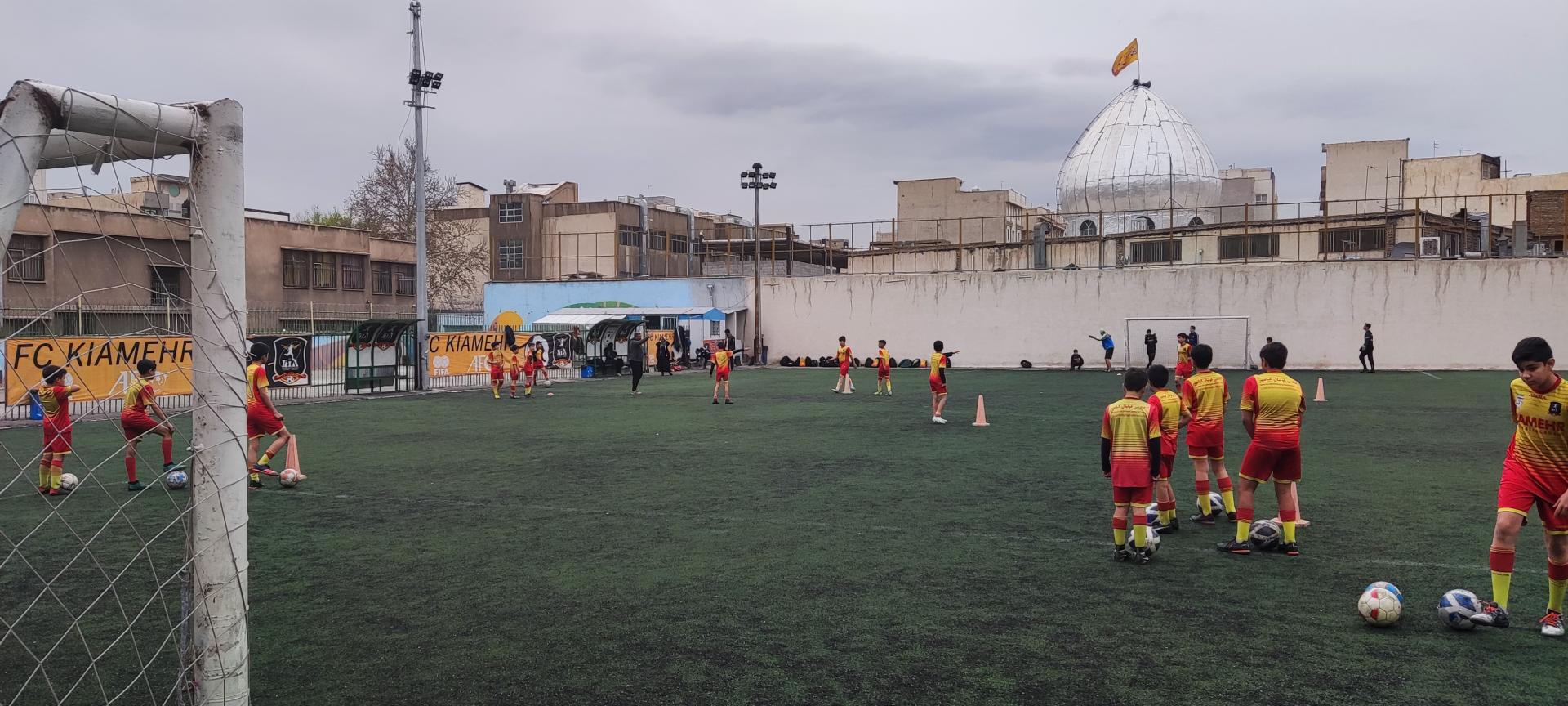 عکس زمین چمن مصنوعی