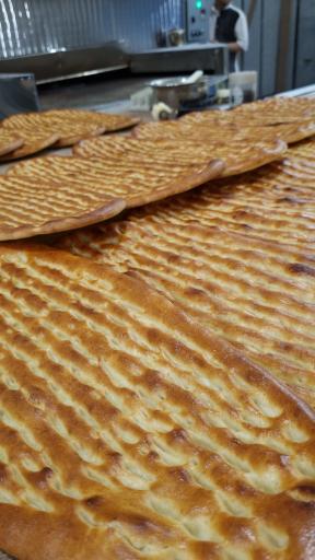 عکس نان روغنی خوی شعبه نازی‌آباد 