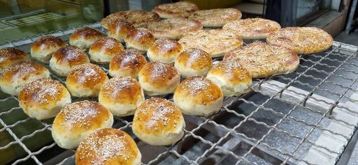 عکس نان روغنی خوی شعبه نازی‌آباد 