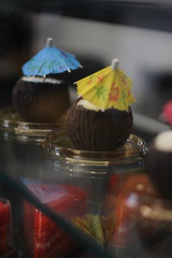 عکس کافه کیک ژکوند