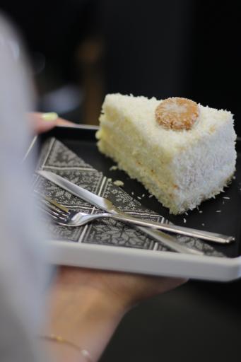 عکس کافه کیک ژکوند