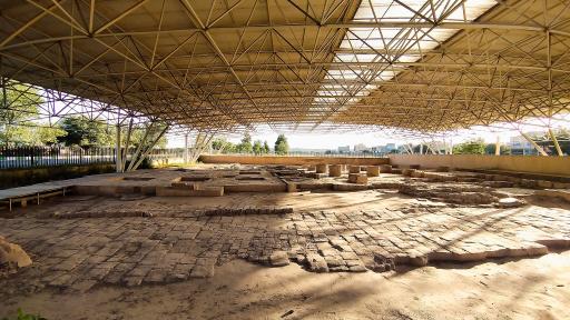 عکس مسجد و مدرسه تاریخی تابران