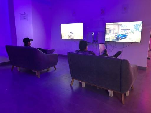 عکس گیم کلاب سرخ آبی