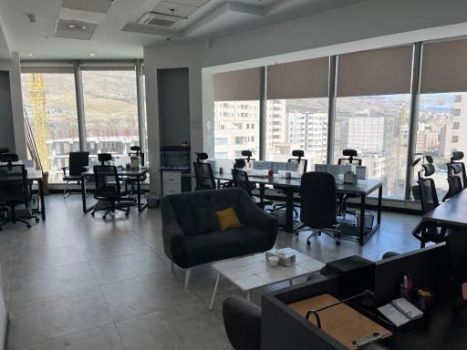 عکس مشاورین املاک کهکشان