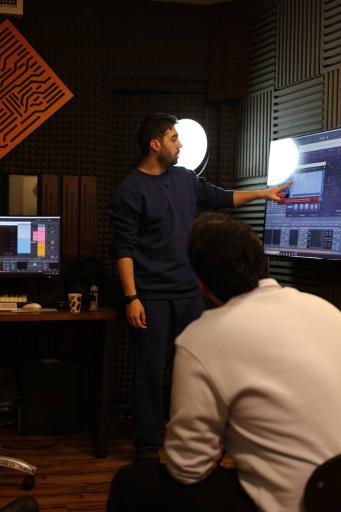 آموزشگاه خانه هنرمون