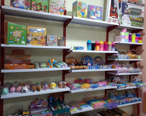 عکس اسباب بازی فروشی هیژا تویز