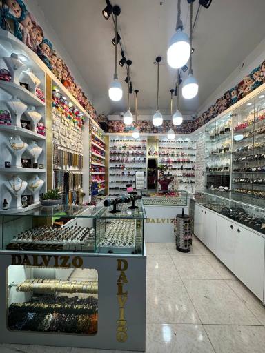 عکس فروشگاه نقره و بدلیجات دالویزو