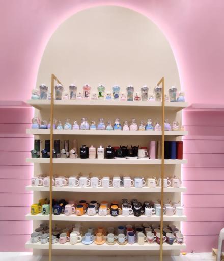 عکس فروشگاه شاتوت