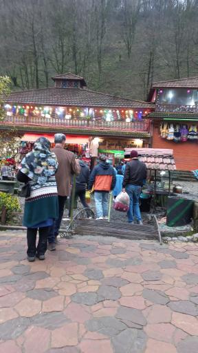 عکس رستوران بام سبز قلعه