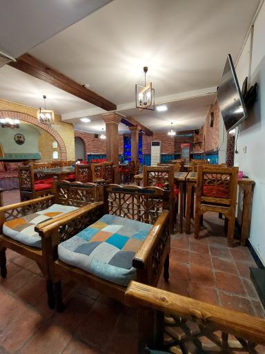 عکس رستوران سنتی سیمرغ