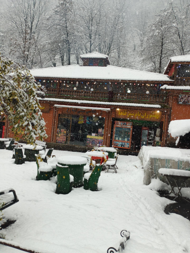 عکس رستوران بام سبز قلعه