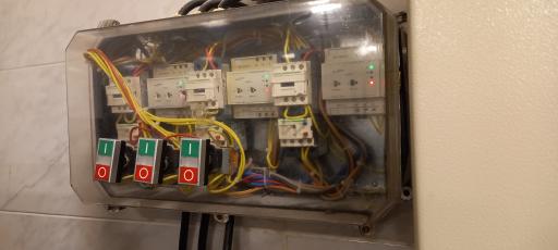 عکس تعمیرات لوازم خانگی و برد الکترونیکی کیوان