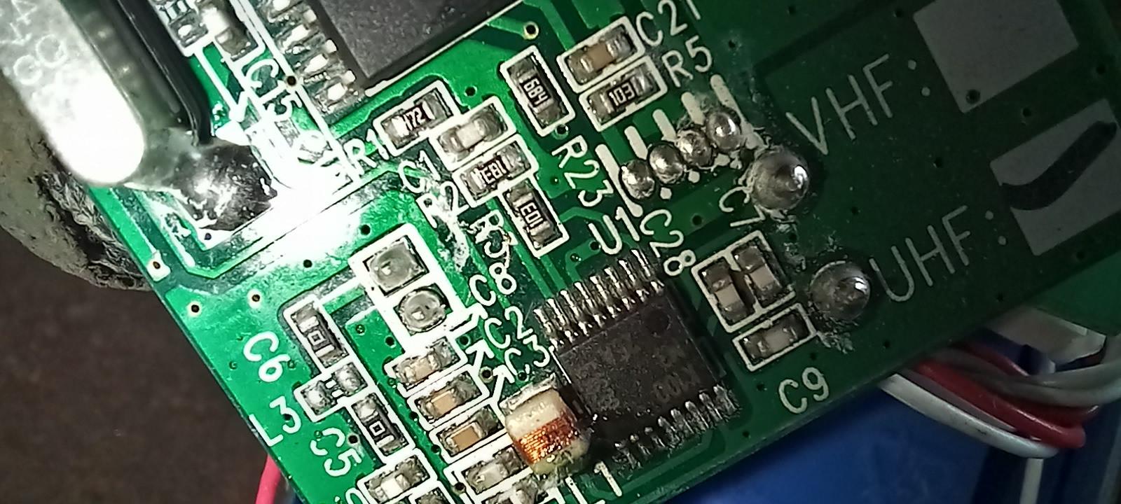 عکس تعمیرات لوازم خانگی و برد الکترونیکی کیوان