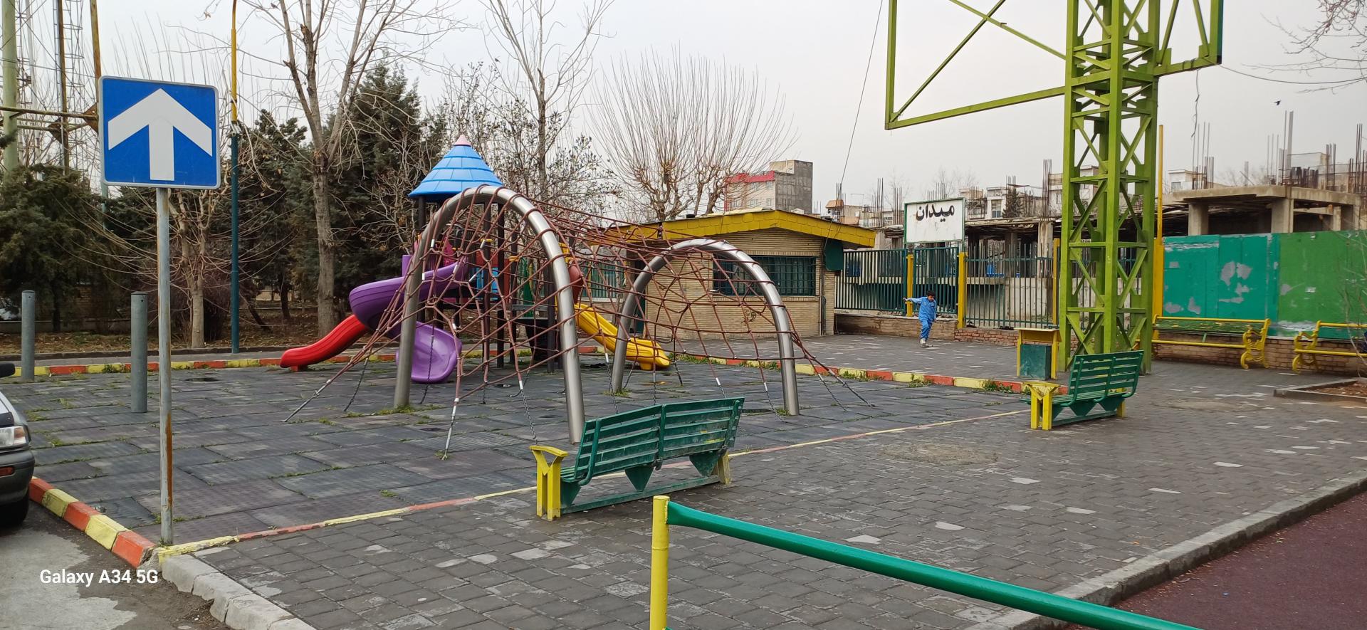 عکس زمین بازی کودکان