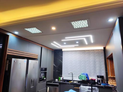 عکس خدمات برق شبستری