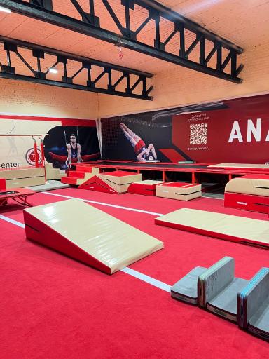 سالن تخصصی و استعدادیابی کودکان ژیمناستیک