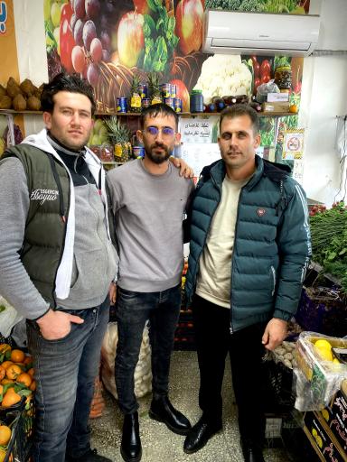 عکس میوه فروشی افشین اوریادی 