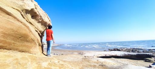 عکس ساحل صخره ای