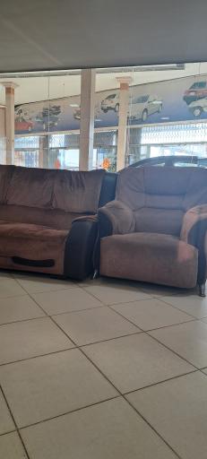 عکس نمایندگی سایپا جمالی (۱۱۱۵)