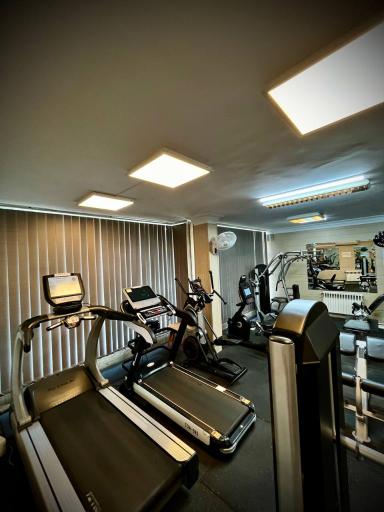 عکس باشگاه بدنسازی زهره