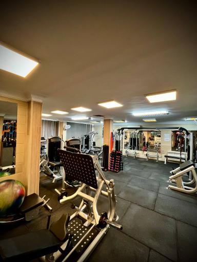 عکس باشگاه بدنسازی زهره