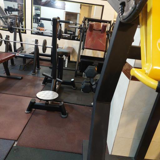 عکس سالن بدنسازی ایرانیان