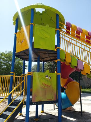 عکس زمین بازی کودکان