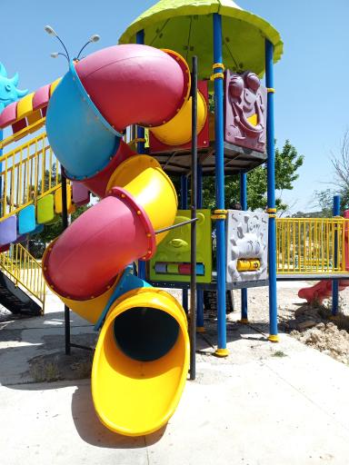 عکس زمین بازی کودکان